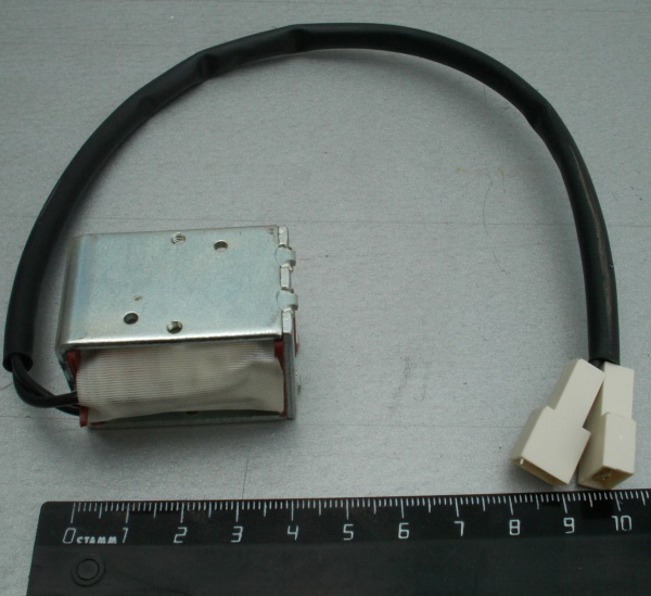 098716 Электромагнит 220V